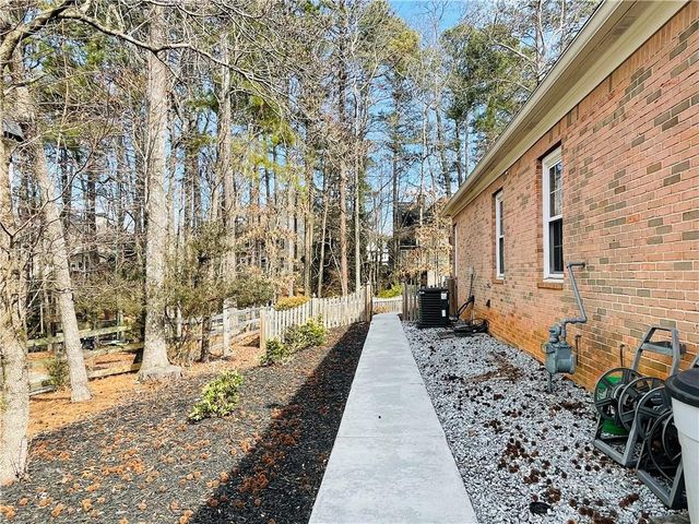 909 Biscayne Way, Suwanee, GA 30024