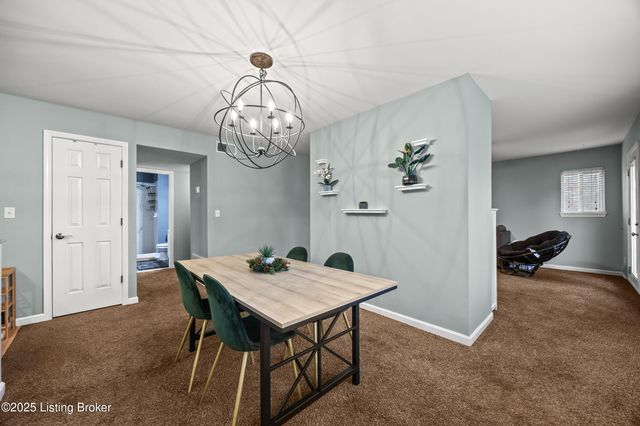 2 Lake Ave, Louisville, KY 40206