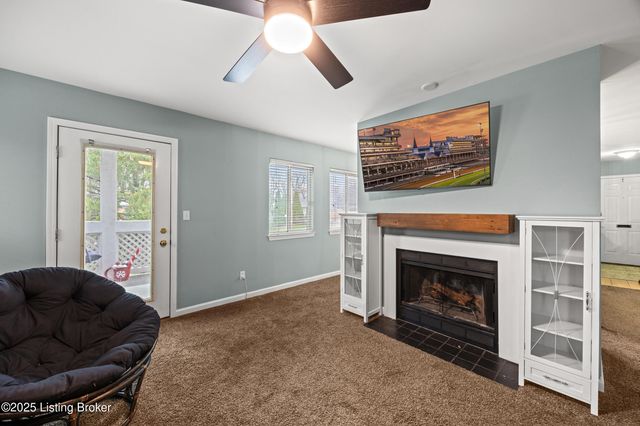 2 Lake Ave, Louisville, KY 40206