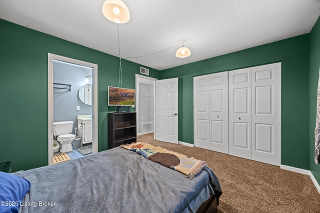 2 Lake Ave, Louisville, KY 40206