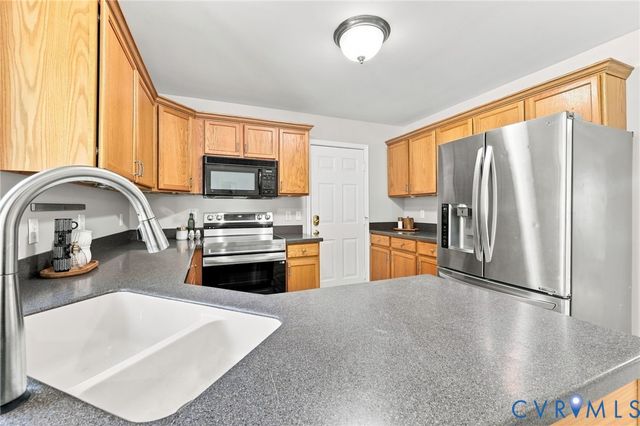 7625 Blue Cedar Dr, Chesterfield, VA 23832