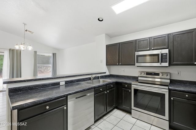 8327 S Via De Ellsworth, Tucson, AZ 85747