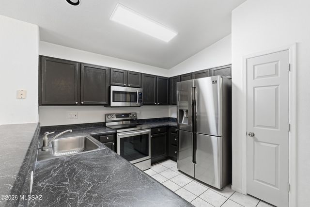 8327 S Via De Ellsworth, Tucson, AZ 85747