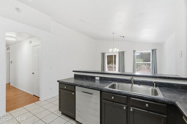 8327 S Via De Ellsworth, Tucson, AZ 85747