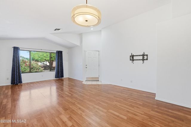 8327 S Via De Ellsworth, Tucson, AZ 85747