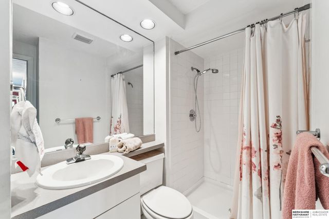 1623 N 109th Plaza, Omaha, NE 68154