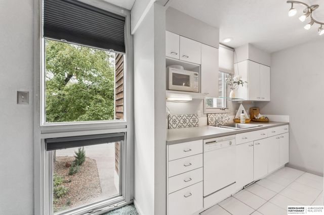 1623 N 109th Plaza, Omaha, NE 68154