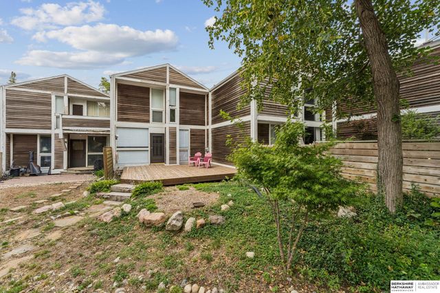 1623 N 109th Plaza, Omaha, NE 68154