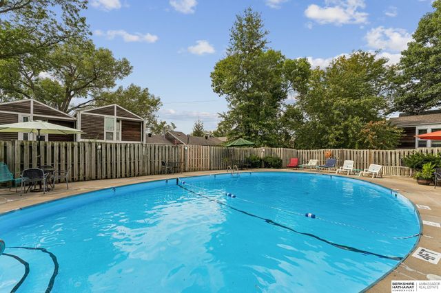 1623 N 109th Plaza, Omaha, NE 68154