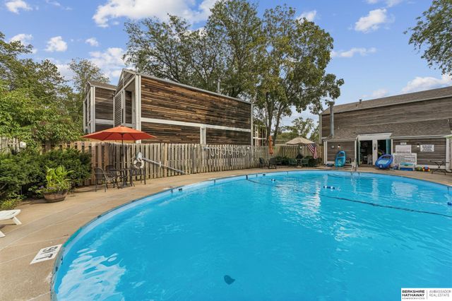 1623 N 109th Plaza, Omaha, NE 68154