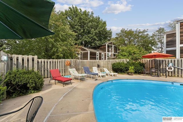 1623 N 109th Plaza, Omaha, NE 68154