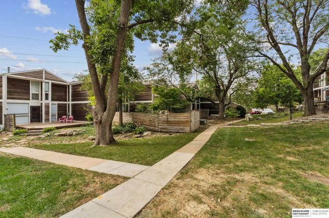 1623 N 109th Plaza, Omaha, NE 68154