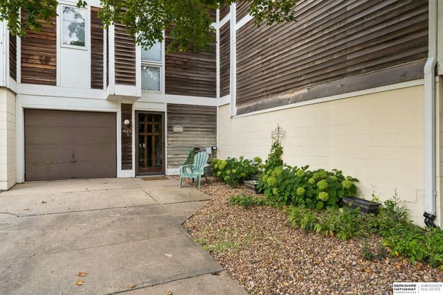 1623 N 109th Plaza, Omaha, NE 68154