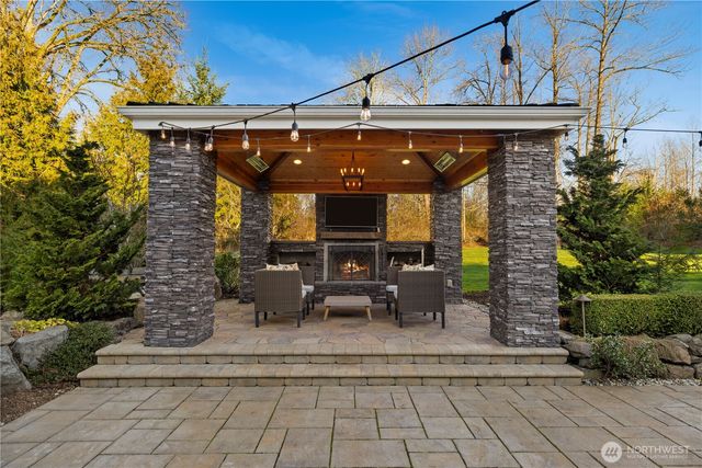 5726 251st Court NE, Redmond, WA 98053