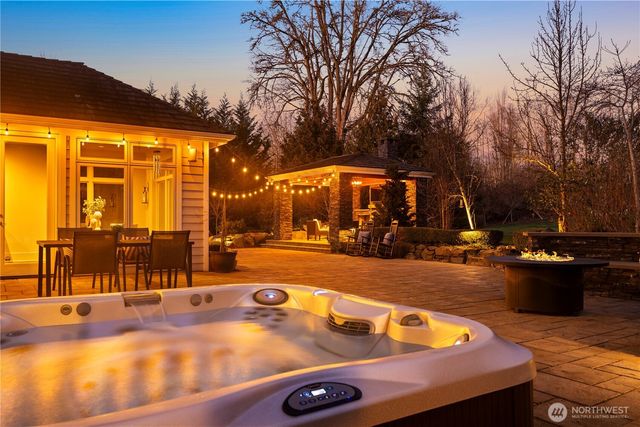 5726 251st Court NE, Redmond, WA 98053