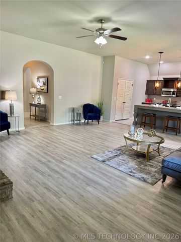 14751 S Urbana Avenue, Bixby, OK 74008