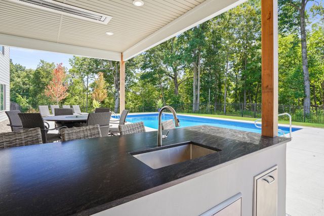 7510 KIRBY KNOWLE CT, Columbia, MO 65203