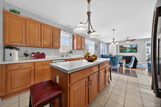 5 Oldwyck Crescent, Highland Mills, NY 10930