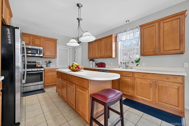 5 Oldwyck Crescent, Highland Mills, NY 10930