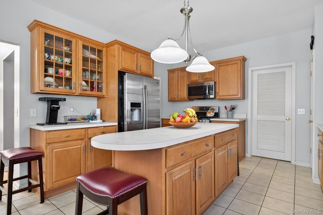 5 Oldwyck Crescent, Highland Mills, NY 10930