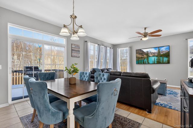 5 Oldwyck Crescent, Highland Mills, NY 10930