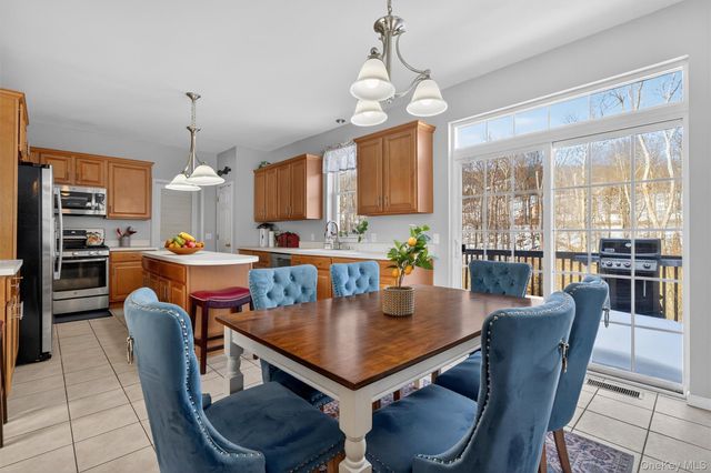 5 Oldwyck Crescent, Highland Mills, NY 10930