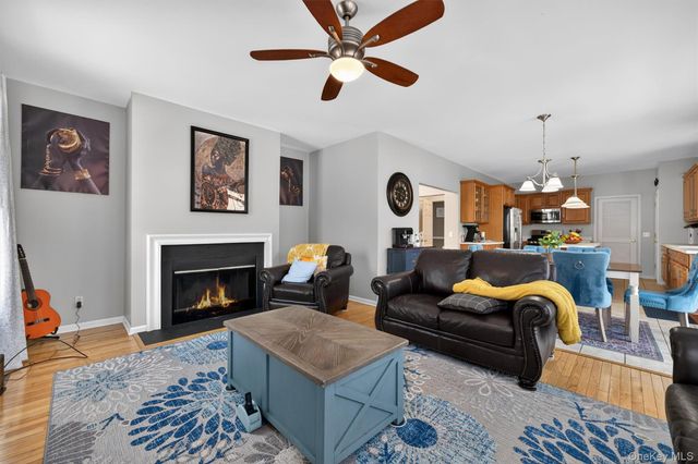 5 Oldwyck Crescent, Highland Mills, NY 10930