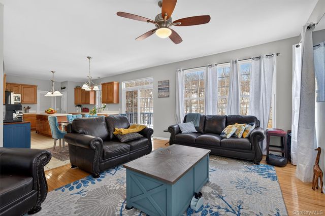 5 Oldwyck Crescent, Highland Mills, NY 10930