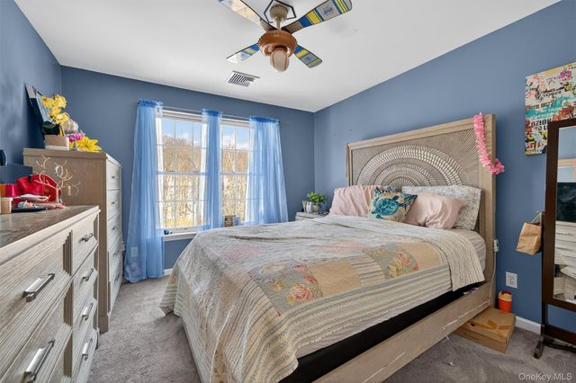 5 Oldwyck Crescent, Highland Mills, NY 10930