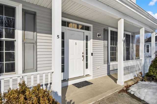 5 Oldwyck Crescent, Highland Mills, NY 10930