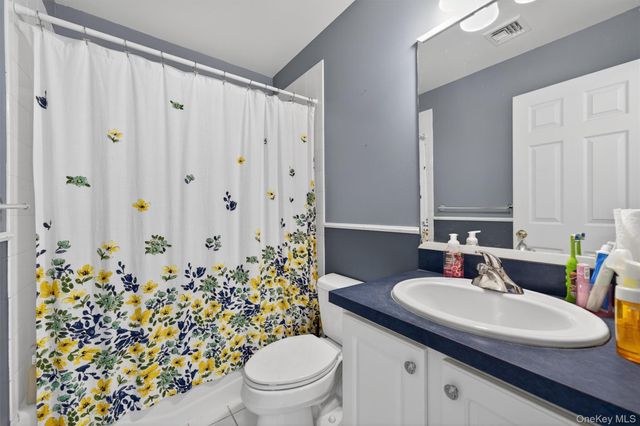 5 Oldwyck Crescent, Highland Mills, NY 10930