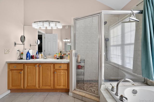 5 Oldwyck Crescent, Highland Mills, NY 10930