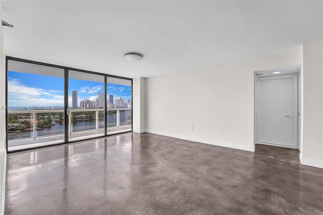 20515 E Country Club Dr 1245, Aventura, FL 33180