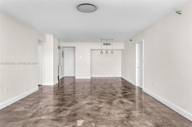 20515 E Country Club Dr 1245, Aventura, FL 33180