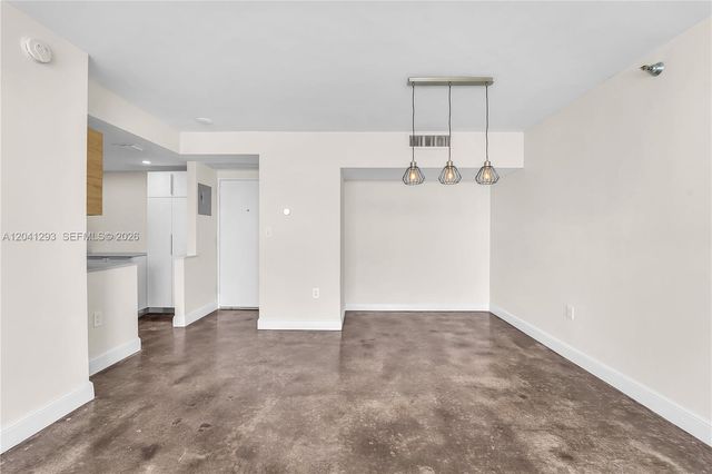 20515 E Country Club Dr 1245, Aventura, FL 33180