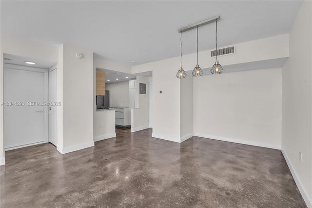 20515 E Country Club Dr 1245, Aventura, FL 33180