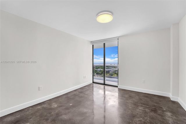 20515 E Country Club Dr 1245, Aventura, FL 33180