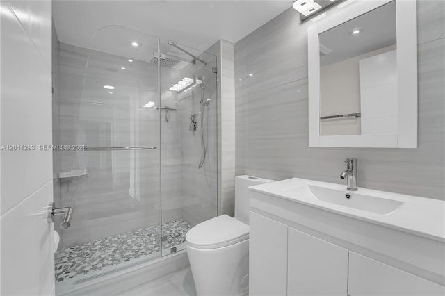 20515 E Country Club Dr 1245, Aventura, FL 33180