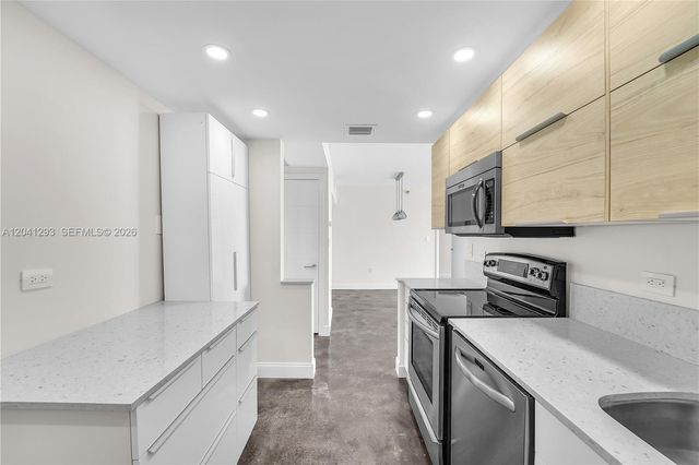 20515 E Country Club Dr 1245, Aventura, FL 33180