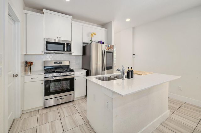 204 Furlong DR, Georgetown, TX 78626