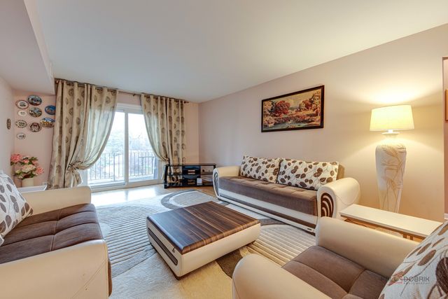 7 Oak Creek Drive 3703, Buffalo Grove, IL 60089