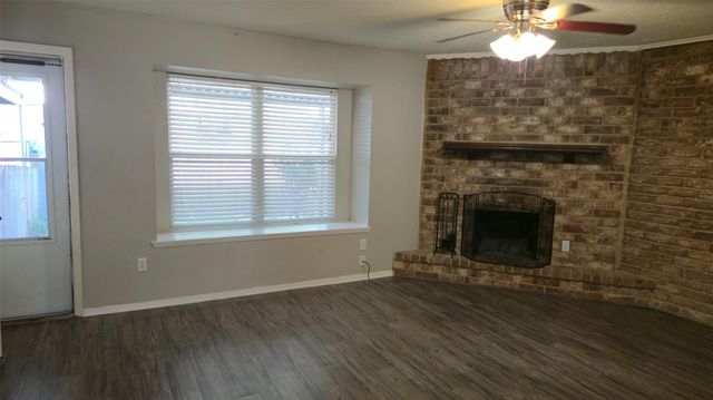 3878 Laura Leigh Drive, Friendswood, TX 77546