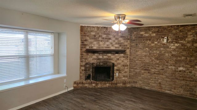 3878 Laura Leigh Drive, Friendswood, TX 77546