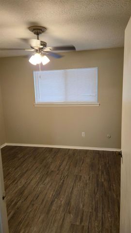 3878 Laura Leigh Drive, Friendswood, TX 77546