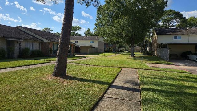 3878 Laura Leigh Drive, Friendswood, TX 77546