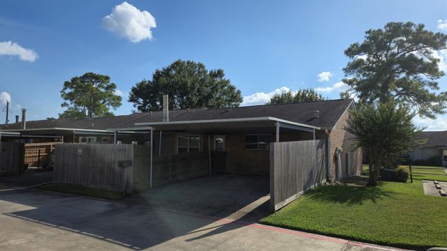 3878 Laura Leigh Drive, Friendswood, TX 77546