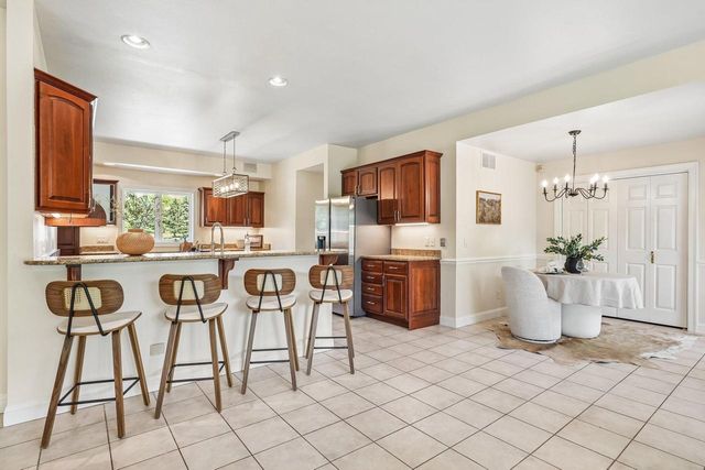 240 Crystal DRIVE, Hartland, WI 53029
