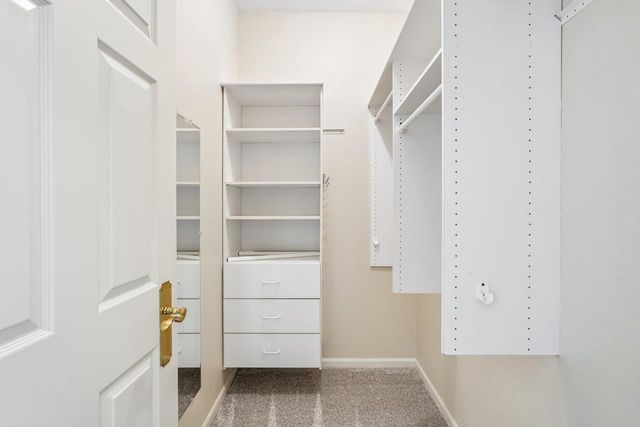 240 Crystal DRIVE, Hartland, WI 53029