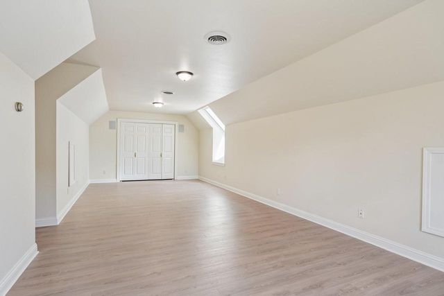 240 Crystal DRIVE, Hartland, WI 53029