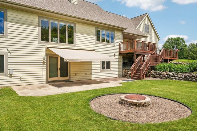 240 Crystal DRIVE, Hartland, WI 53029